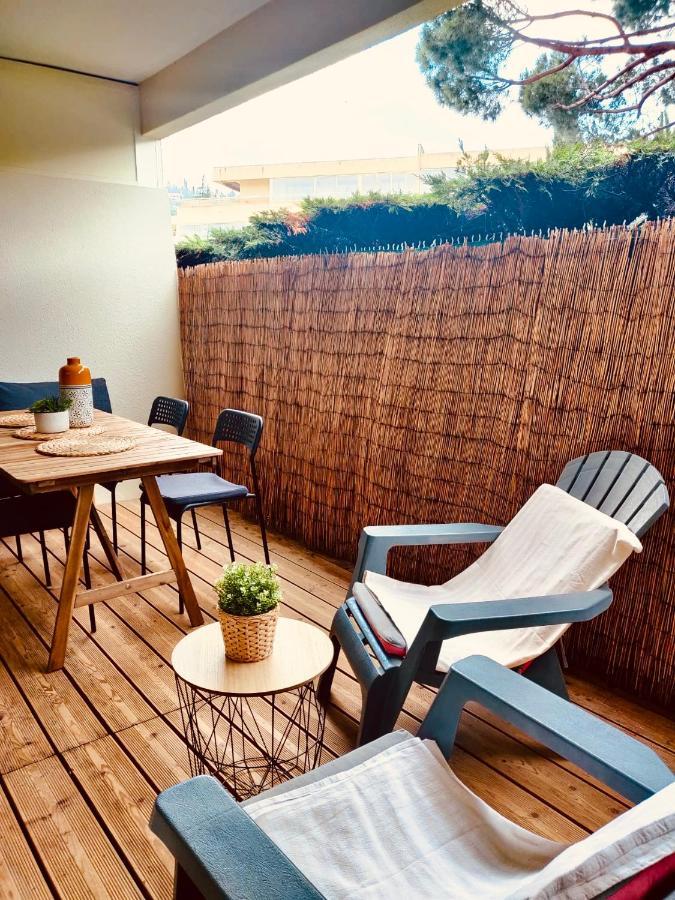 Mandelieu Grand Studio Avec Piscine Et Proche De La Mer Extérieur photo